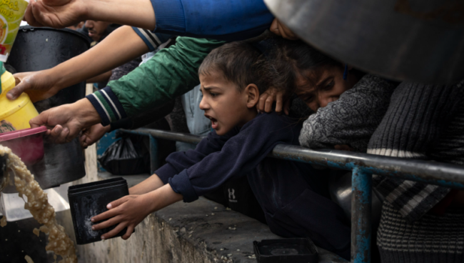 مُنح جائزة نوبل للسلام و عجز عن إيصال المساعدات الغذائية لغزة..ماذا نعرف عن برنامج الغذاء العالمي؟