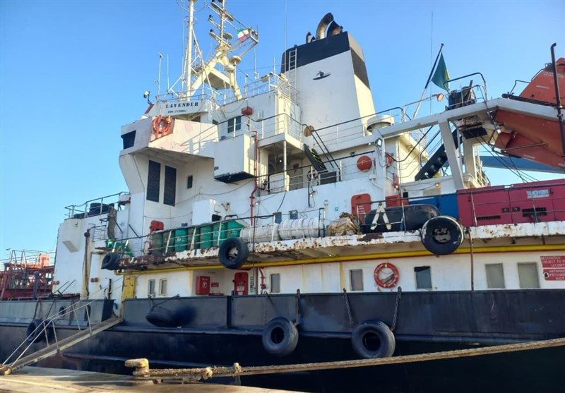 إيران تحتجز سفينة في الخليج