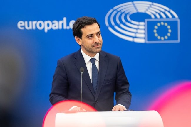 قاد حملة ضد المغرب في البرلمان الأوروبي.. ترقب في الرباط بعد تعيين “سيجورني” وزيراً لخارجية فرنسا