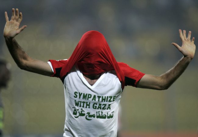 أبو تريكة ليس السبب الوحيد.. لماذا يحب سكان غزة النادي الأهلي؟