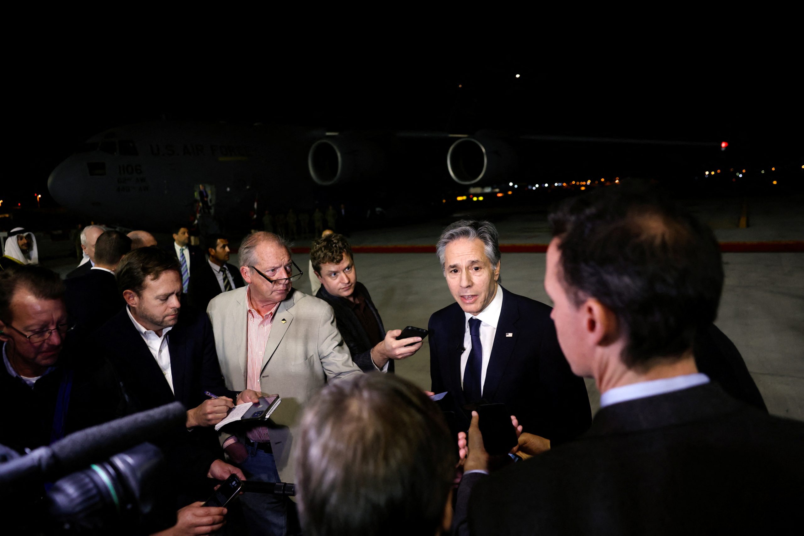 أمريكا تحذّر من “عواقب” استمرار هجمات الحوثيين بالبحر الأحمر: نتشاور مع الحلفاء بشأن الخطوات التالية