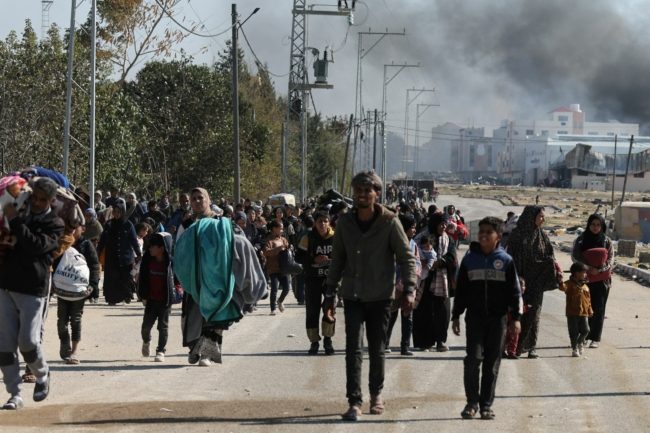 قطعوا جزءاً من أذنه وطلبوا منه التوجه إلى الجنوب عارياً! شهادة صادمة لفلسطيني عذّبه جنود الاحتلال بغزة