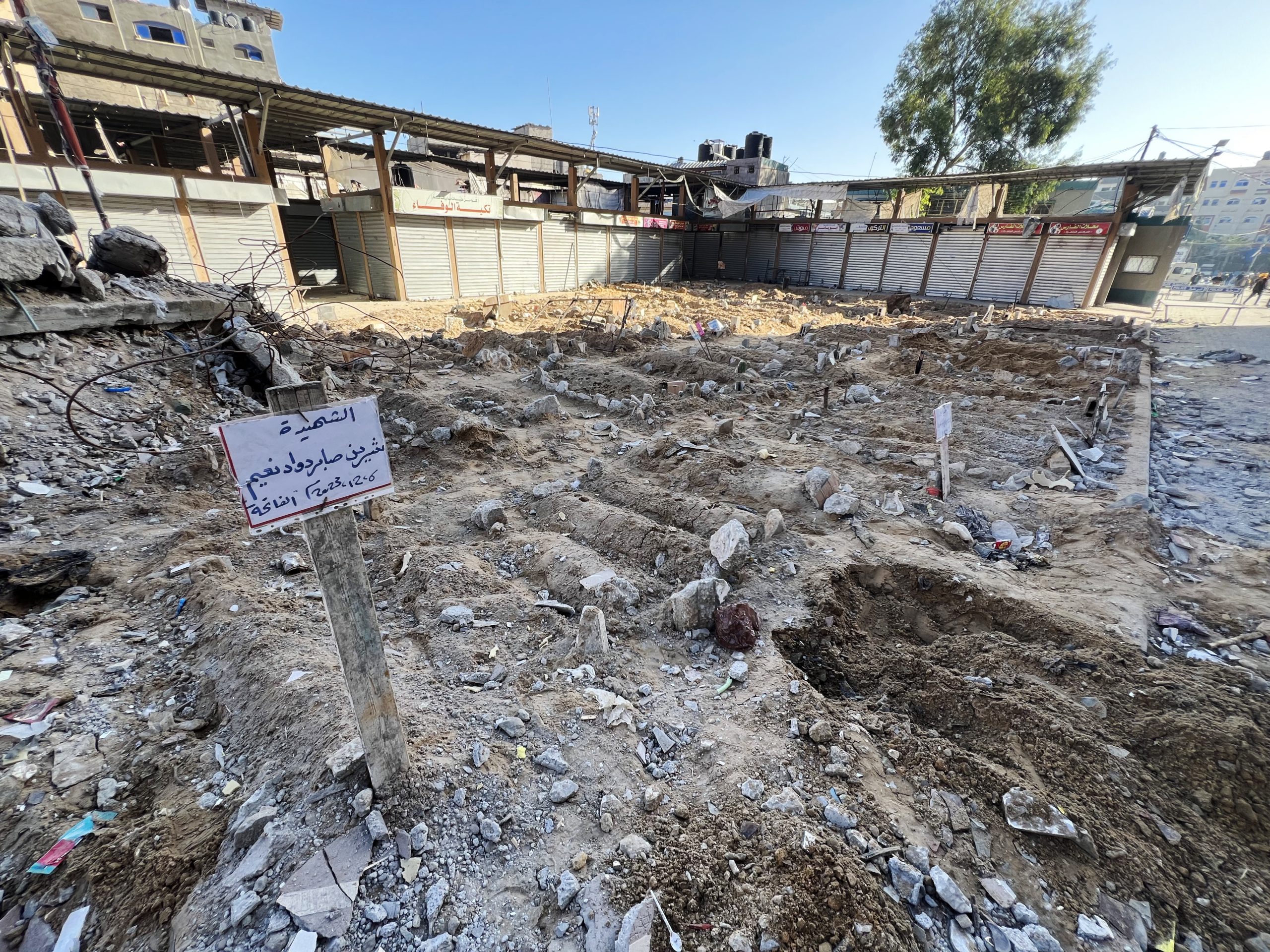 الاحتلال ينبش قبور غزة للبحث عن أسراه.. وإصابة 19 جندياً إسرائيلياً خلال الساعات الـ24 الماضية