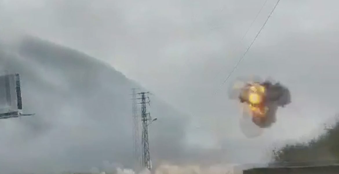 حزب الله ينعى اثنين من مقاتليه بـ”مواجهات مع جيش الاحتلال”.. وتل أبيب تعلن قصف أهداف داخل لبنان