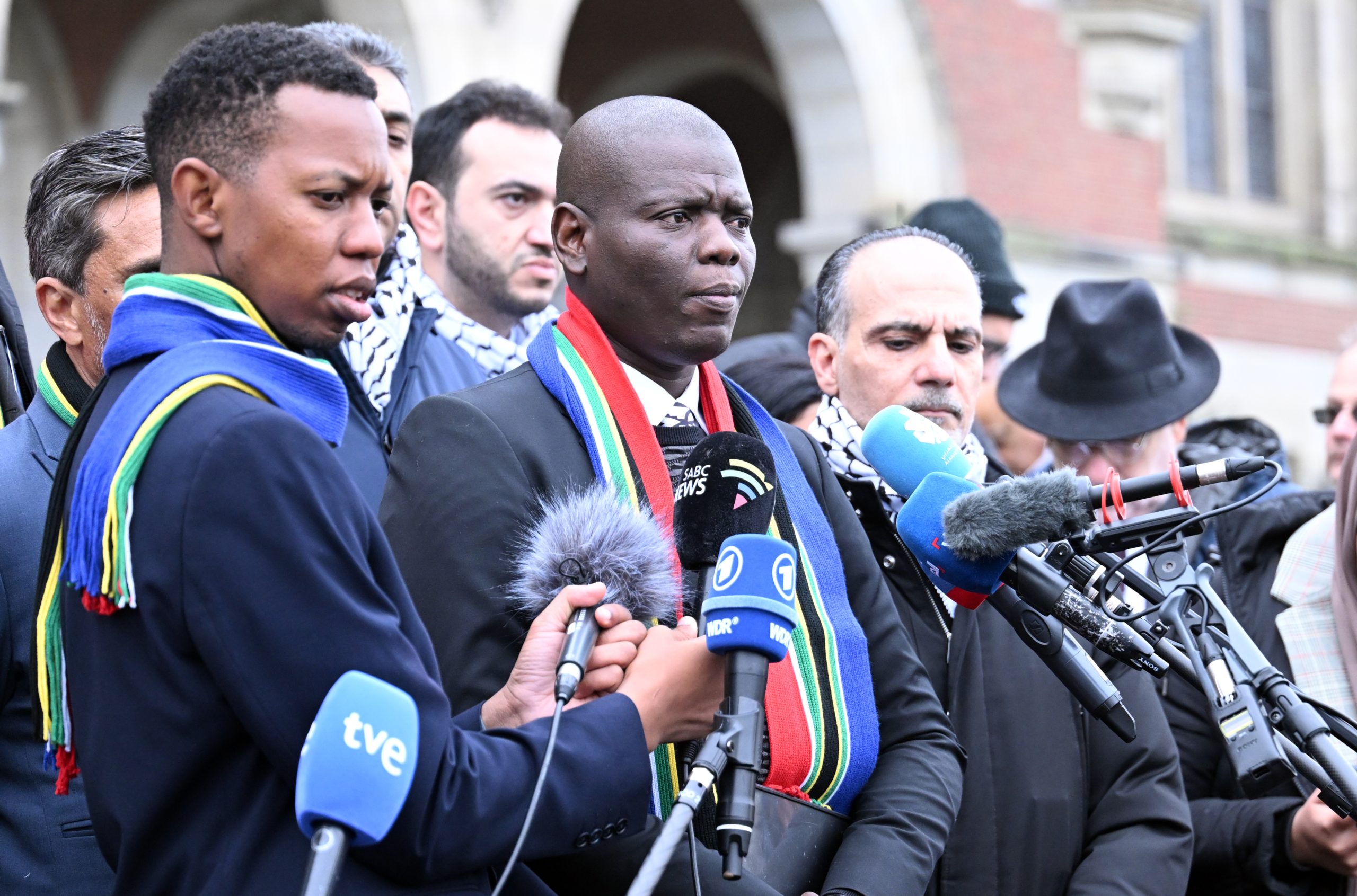 جنوب إفريقيا تدعو دول العالم لدعمها في العدل الدولية ضد الاحتلال