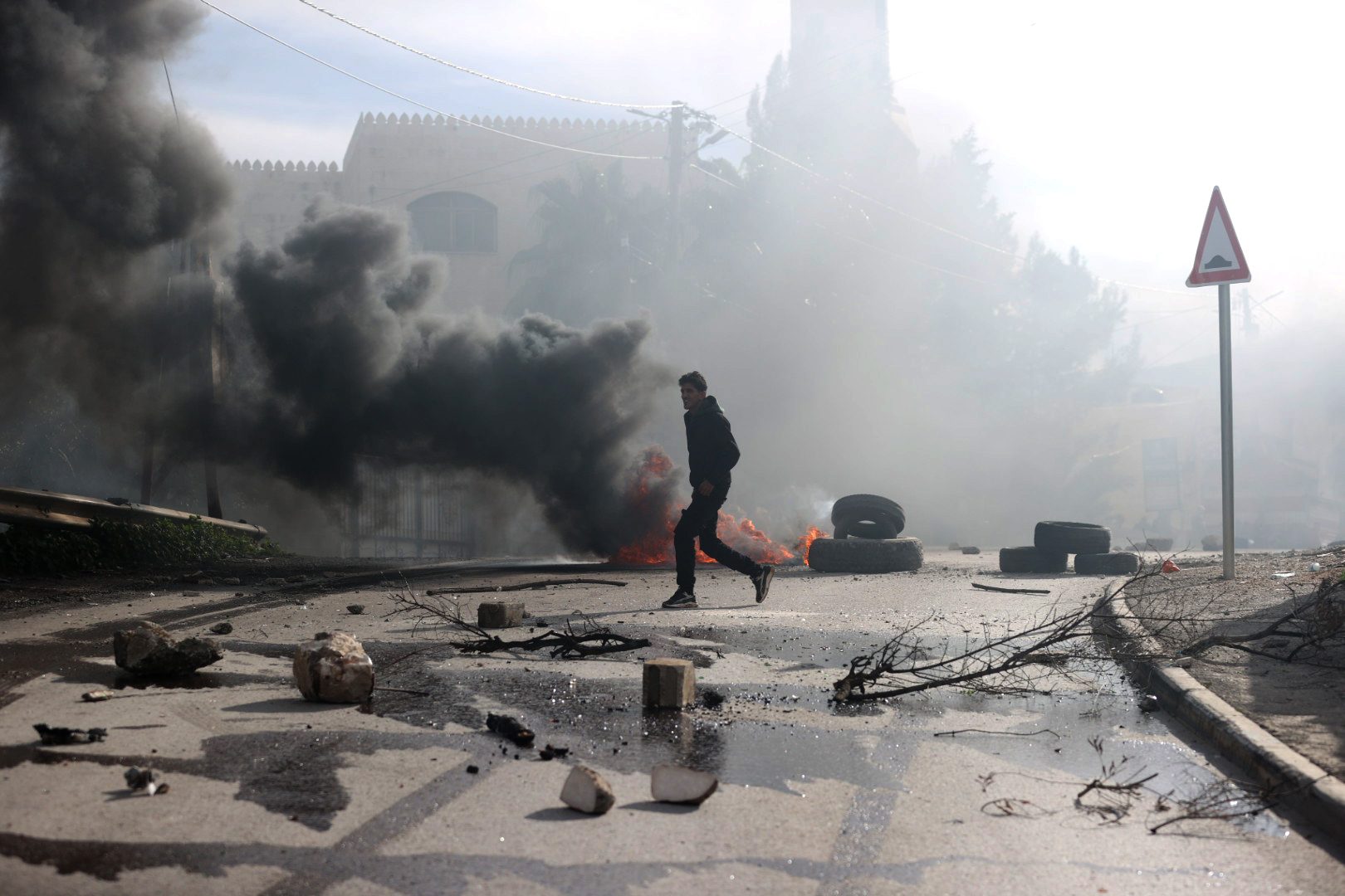 عدد الشهداء في الضفة يصل لـ347 خلال 3 أشهر.. وحصيلة المعتقلين تقترب من 6 آلاف بسجون الاحتلال