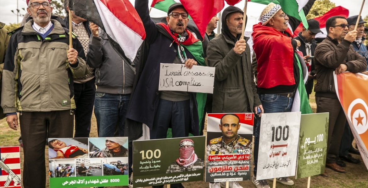 مظاهرة في تونس نصرة لغزة.. نددت بـ”صمت العالم” تجاه المجازر وطالبت بوقف العدوان على القطاع (فيديو)