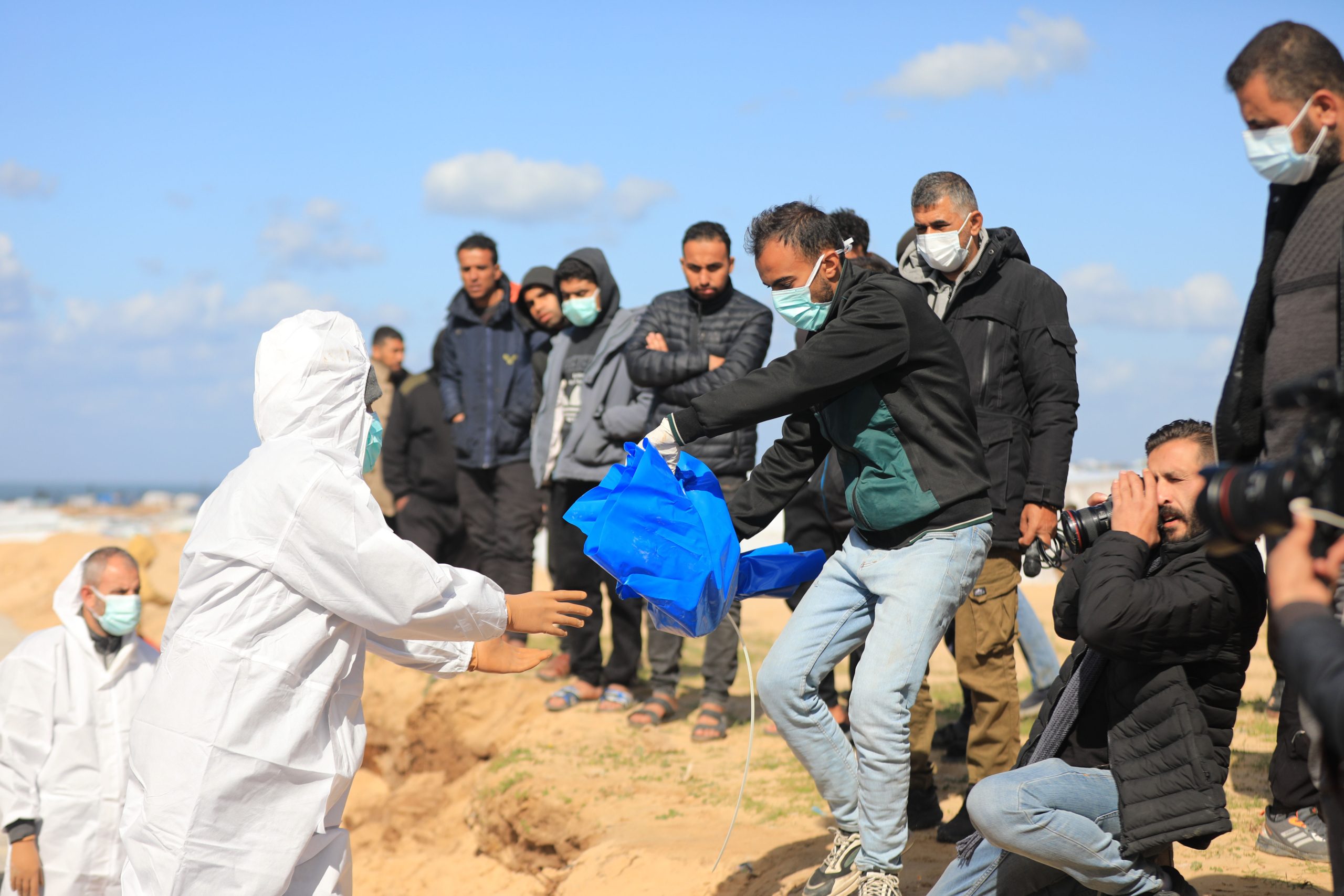 فلسطين تدعو لتشكيل فريق دولي ميداني لزيارة غزة.. وحماس تطالب بتوثيق جريمة إعدام معتقلين بالقطاع