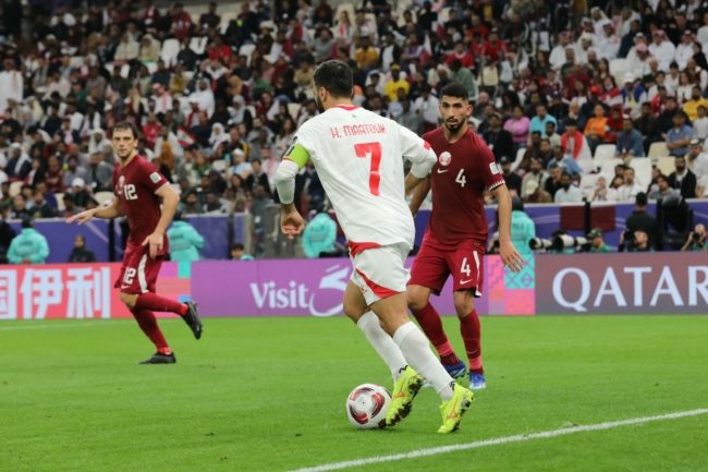 لبنان يواجه الصين في فرصة “إحياء الآمال” بكأس آسيا.. تاريخ المواجهات بينهما والقنوات الناقلة للمباراة