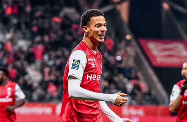 تخلَّى عن أبطال العالم لـ3 مرات لأجل عيون “أسود الأطلس”.. تعرَّف على نجم منتخب المغرب الجديد ريتشاردسون جونيور 