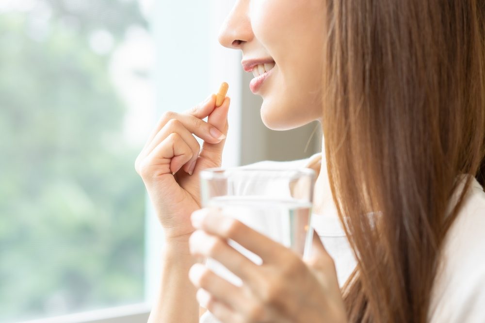 تناول الفيتامينات| shutterstock