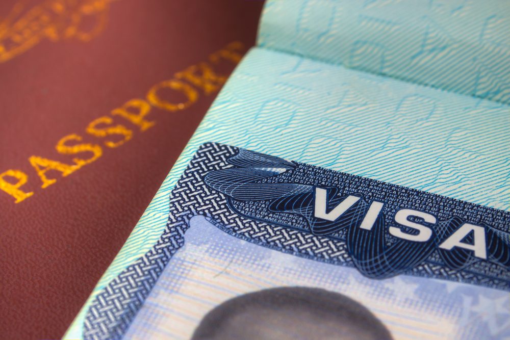 هناك متطلبات عديدة للتقديم على فيزا بريطانيا - shutterstock