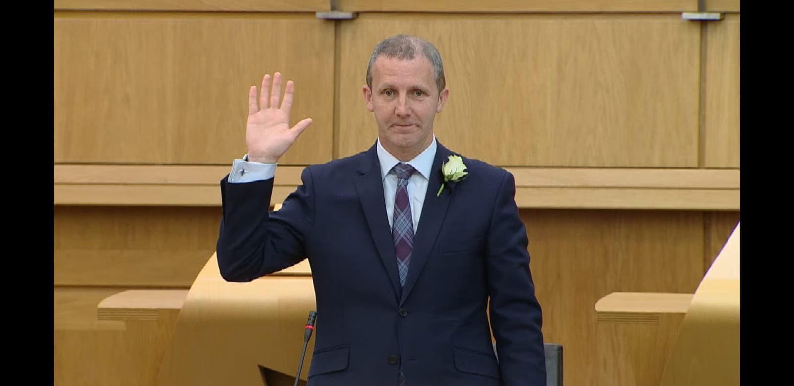 وزير الصحة الإسكتلندي يقدم استقالته! يخضع لتحقيق بسبب فواتير دفعها أبناؤه خلال رحلة في المغرب 