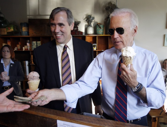 عن الديمقراطية الغربية.. لماذا انسحب بايدن؟