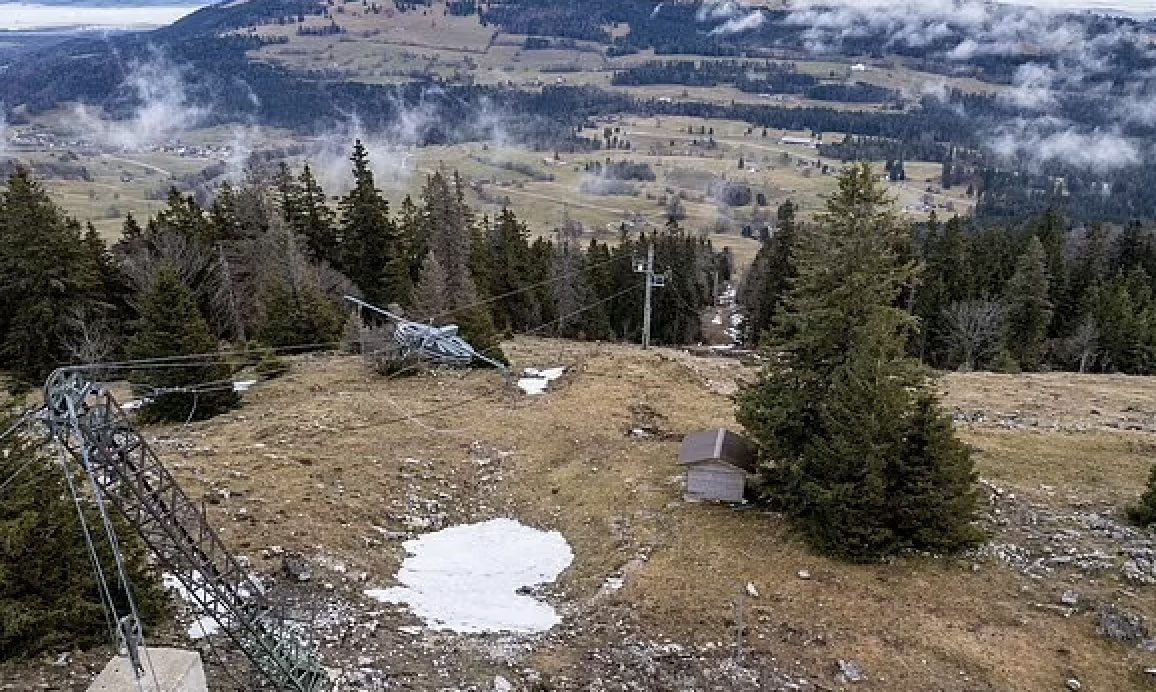 “الثلوج” تكاد تختفي من أوروبا.. الشتاء المعتدل “يعكر صفو” الباحثين عن التزلج واللوم موجه للتغير المناخي