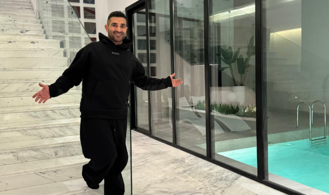 “بيتي بالرياض واحد من سلسلة عطاءات المملكة”.. أحمد سعد يحصل على منزل هدية من السعودية والجمهور يعلق