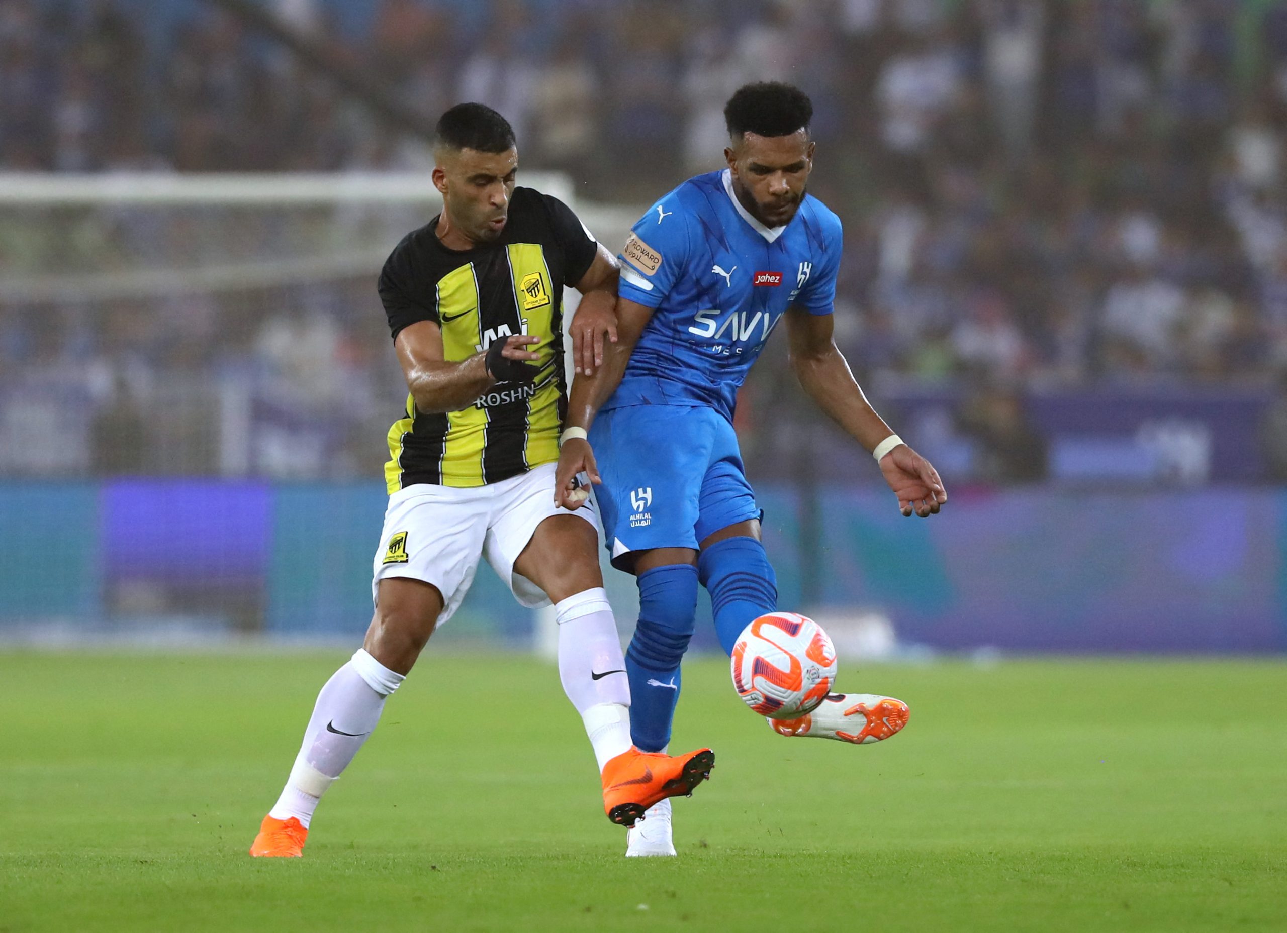 المهاجم المغربي عبدالرزاق حمدالله