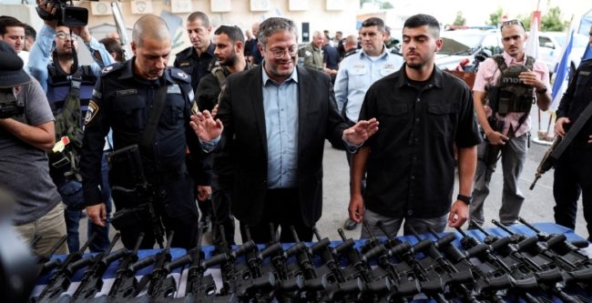 بريطانيا تفرض عقوبات على 4 مستوطنين إسرائيليين بالضفة.. وبن غفير يهاجم: فقط لأنهم يهود 