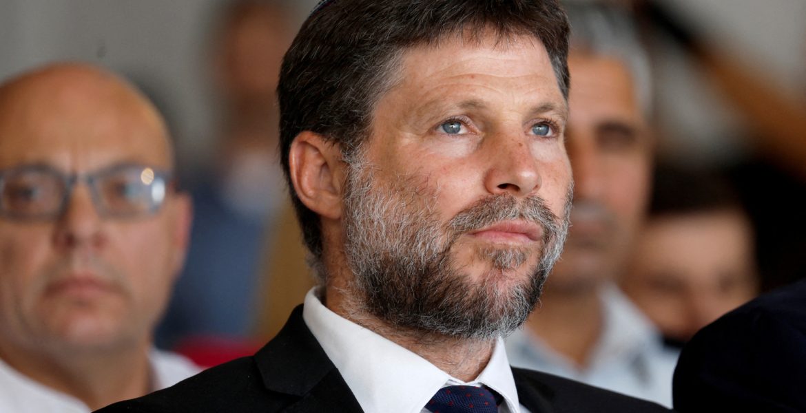 سموتريتش: تشجيع هجرة الفلسطينيين “الطوعية” هدف سياسي.. حذر من اتخاذ أي خطوة أحادية ضد إسرائيل