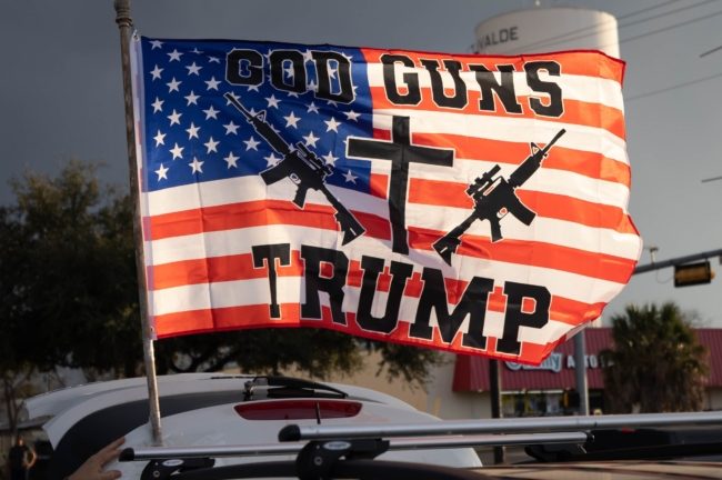 مهمتها “حماية أمريكا”.. هذا ما نعرفه عن منظمة “جيش الله” المتطرفة التي تُهدد بإشعال تكساس