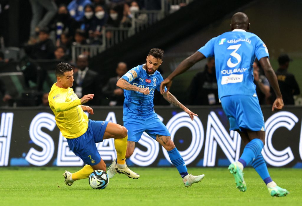 موعد انطلاق الدوري السعودي والقنوات الناقلة / رويترز