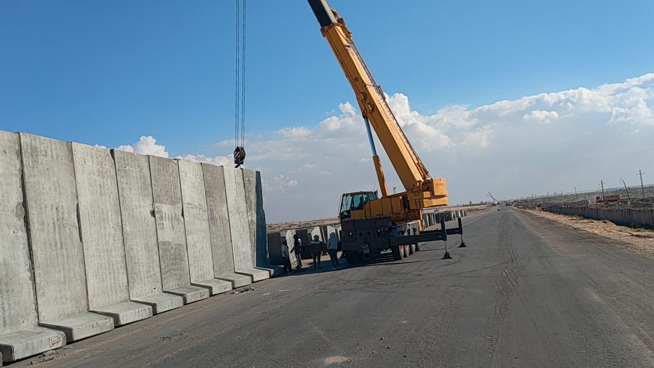 مصر تبدأ في إنشاء منطقة لوجستية برفح.. تضم مكاتب ومخازن لاستقبال المساعدات القادمة لغزة (صور)
