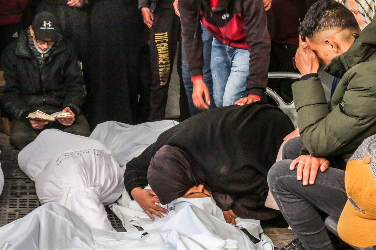 شهداء فلسطينيون جراء غارات إسرائيلية/الأناضول