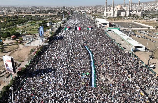 مسلمو كندا يدعون البرلمانيين لإدانة هجمات إسرائيل بغزة.. ومظاهرات بصنعاء ونواكشوط لرفض العدوان (صور)