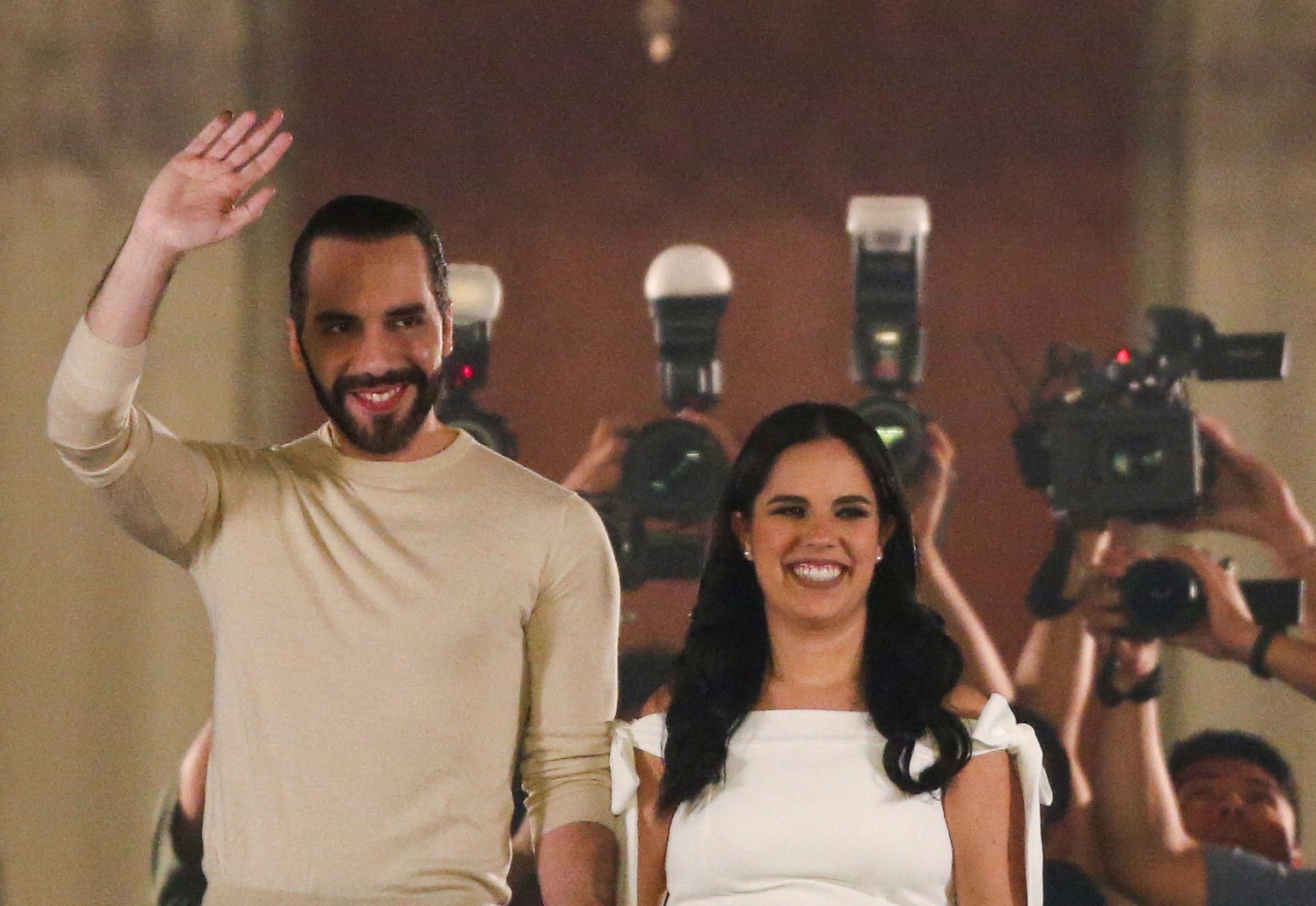 رئيس السلفادور فلسطيني الأصل نجيب بوكيلة