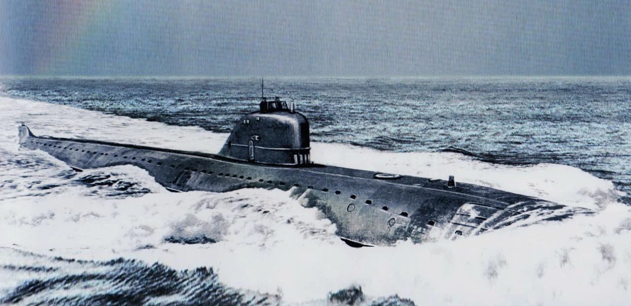 الغواصة السوفييتية التي تحمل اسم المشروع 661، والمعروفة أيضاً باسم فئة بابا/ Creative Commons