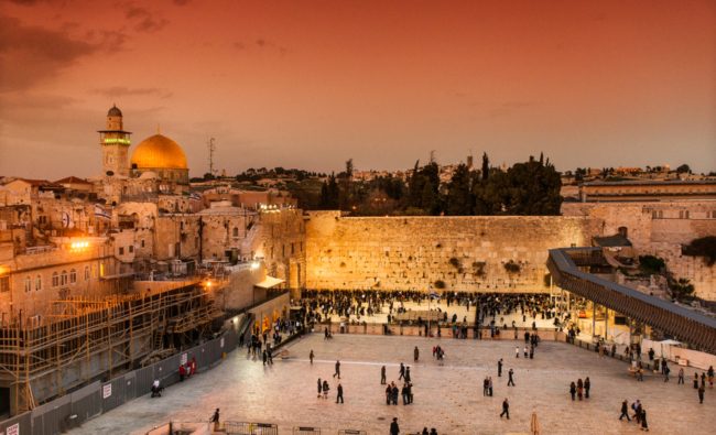 أحد ثلاثة تشدّ لها الرحال.. ماذا قال رسول الله عن بيت المقدس؟