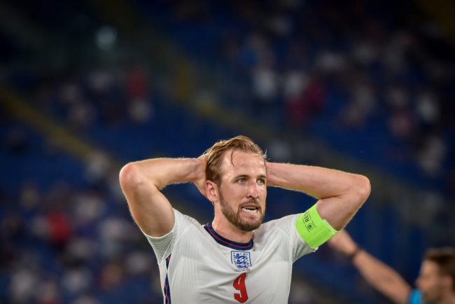 أصبح نجم بايرن لكن “نحس” هاري كين ضرب الفريق.. هل يخسر البافاري الدوري لأول مرة منذ 11 سنة؟