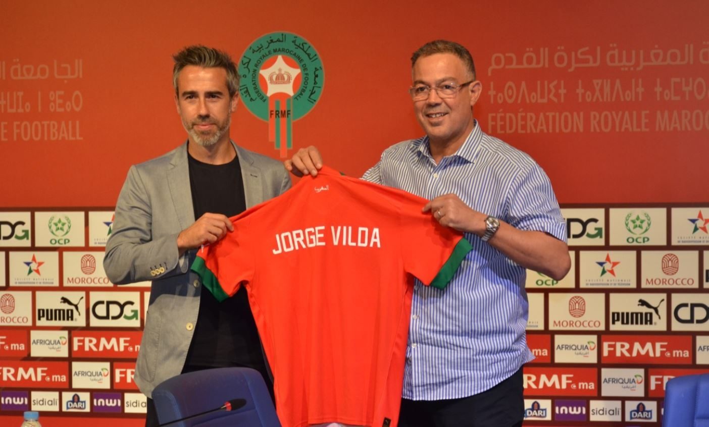 خورخي فيلدا أثناء تقديمه مدربا جديدا لمنتخب المغرب للسيدات / موقع الاتحاد المغربي لكرة القدم