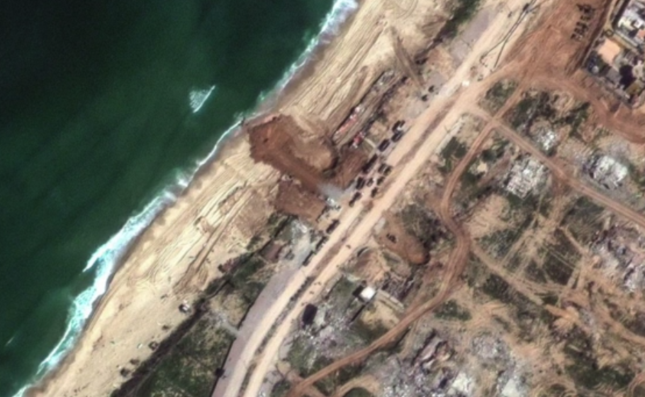 التحكم بالمساعدات البحرية لغزة