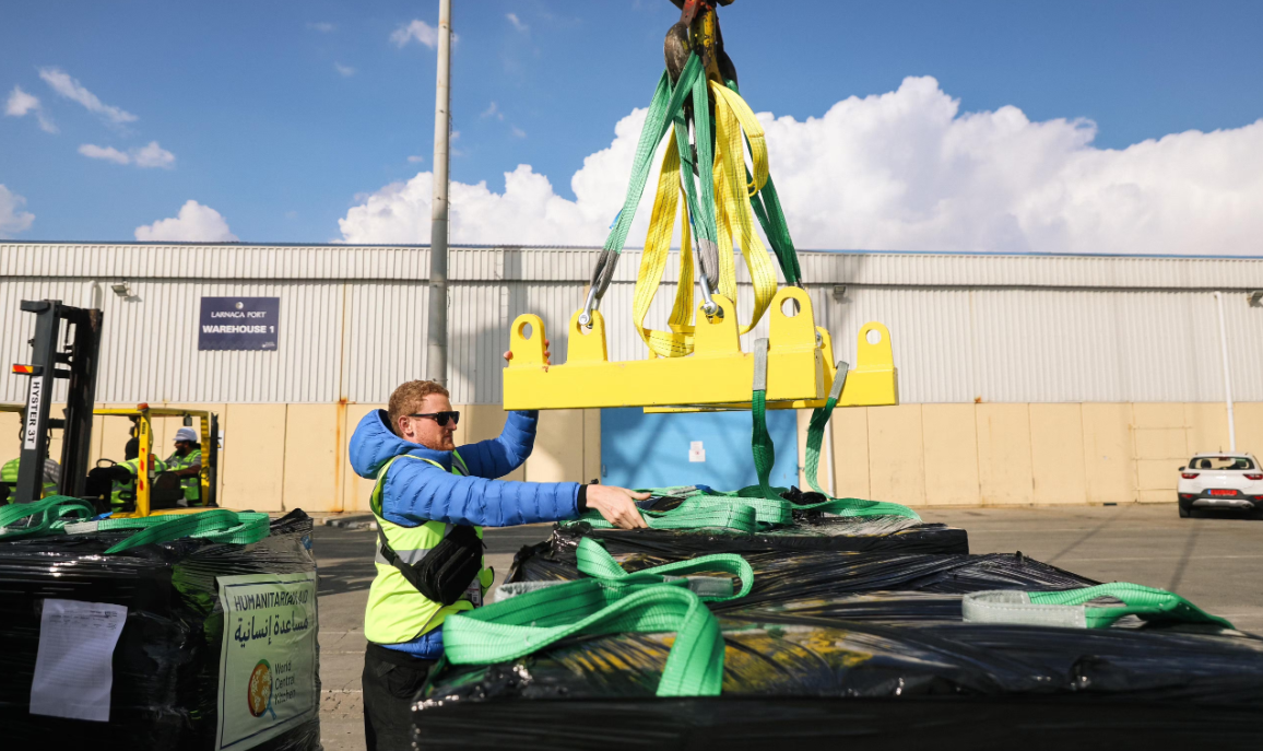 إنشاء لسان بحري بغزة