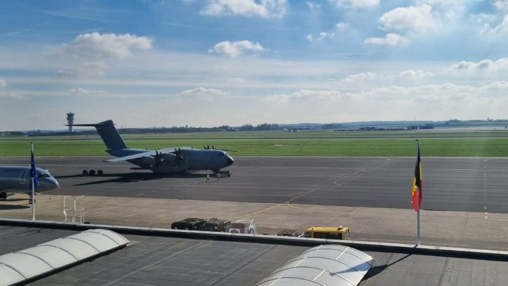 أول طائرة مساعدات أوروبية إلى غزة