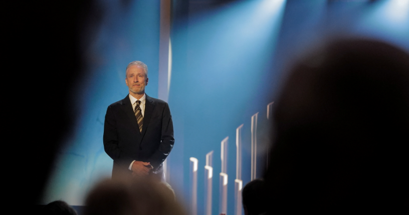 جون ستيوارت ينتقد تغطية CNN لمجزرة الطحين - مصدر الصورة: رويترز