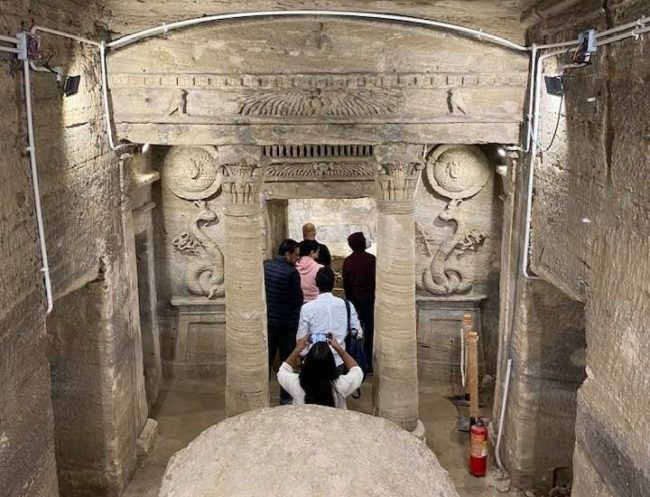 حمادة هلال بمسلسل المداح استعان بها.. القصة الكاملة لمقبرة كتاكومب التي اكتشفها حمار، وعلاقة هيئة أمريكية بها