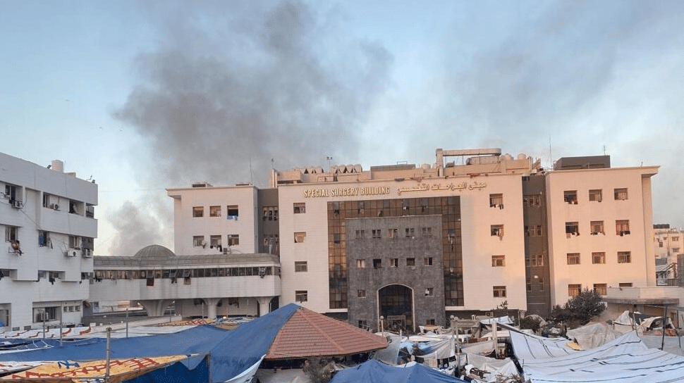 الاحتلال يفجّر أحد مباني مجمع الشفاء بغزة