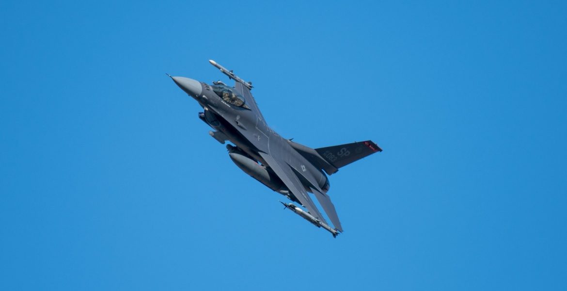 طائرات إف 16 إلى تركيا