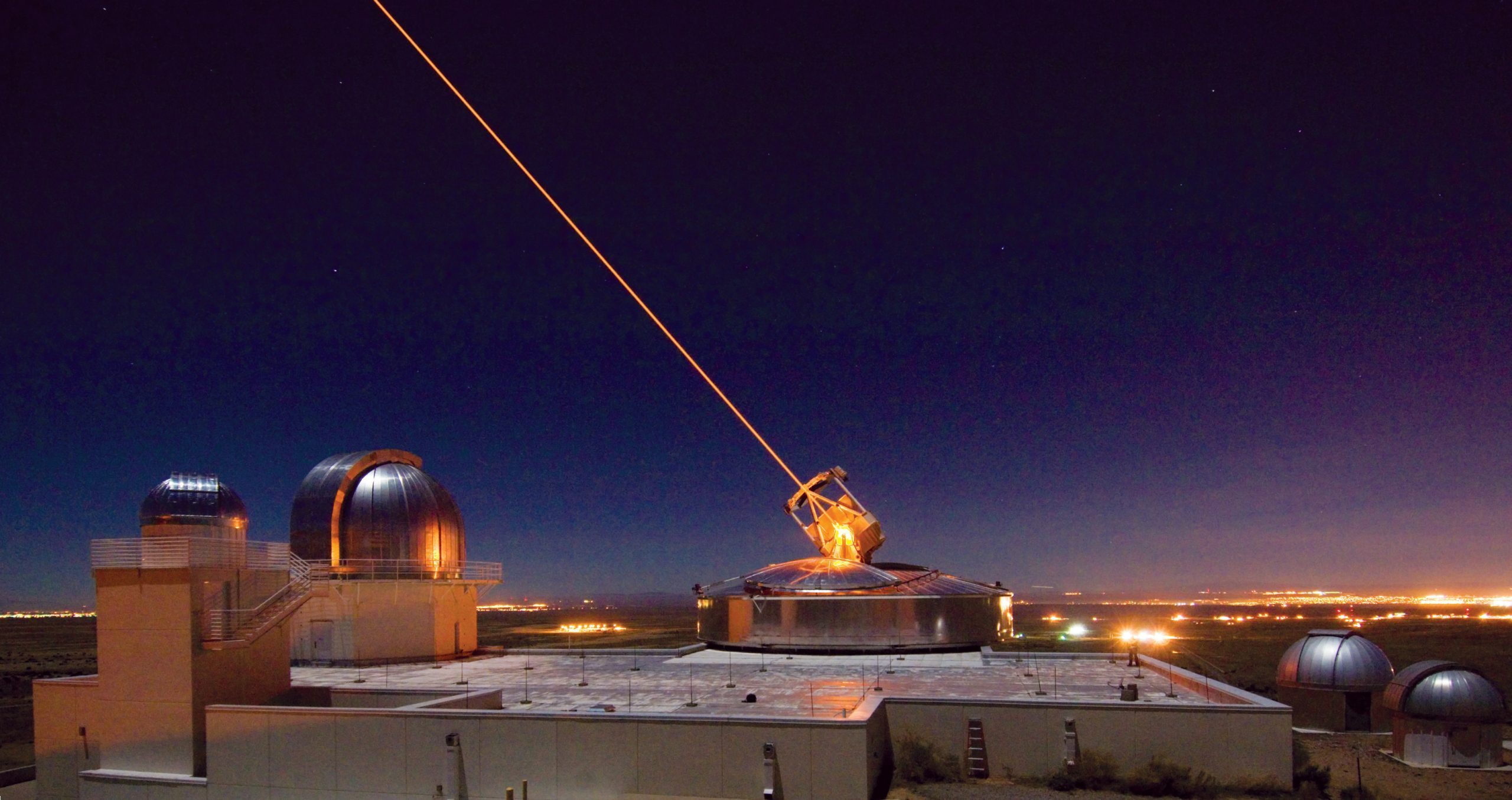 ما هي أسلحة الليزر وكيف تعمل؟