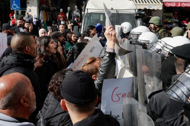 فصائل فلسطينية تتهم السلطة بـ”التخاذل ومعاونة الاحتلال”.. انتقدت استهداف الأجهزة الأمنية لعناصرها بالضفة