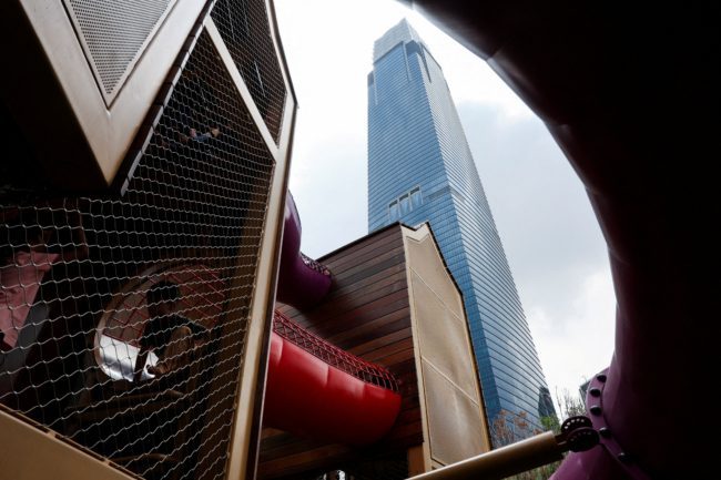 تجربة تكشف عن نتيجة “مذهلة” بخصوص “الزمن” في الطوابق العليا بناطحات السحاب.. يمر أسرع من الطوابق السفلى!