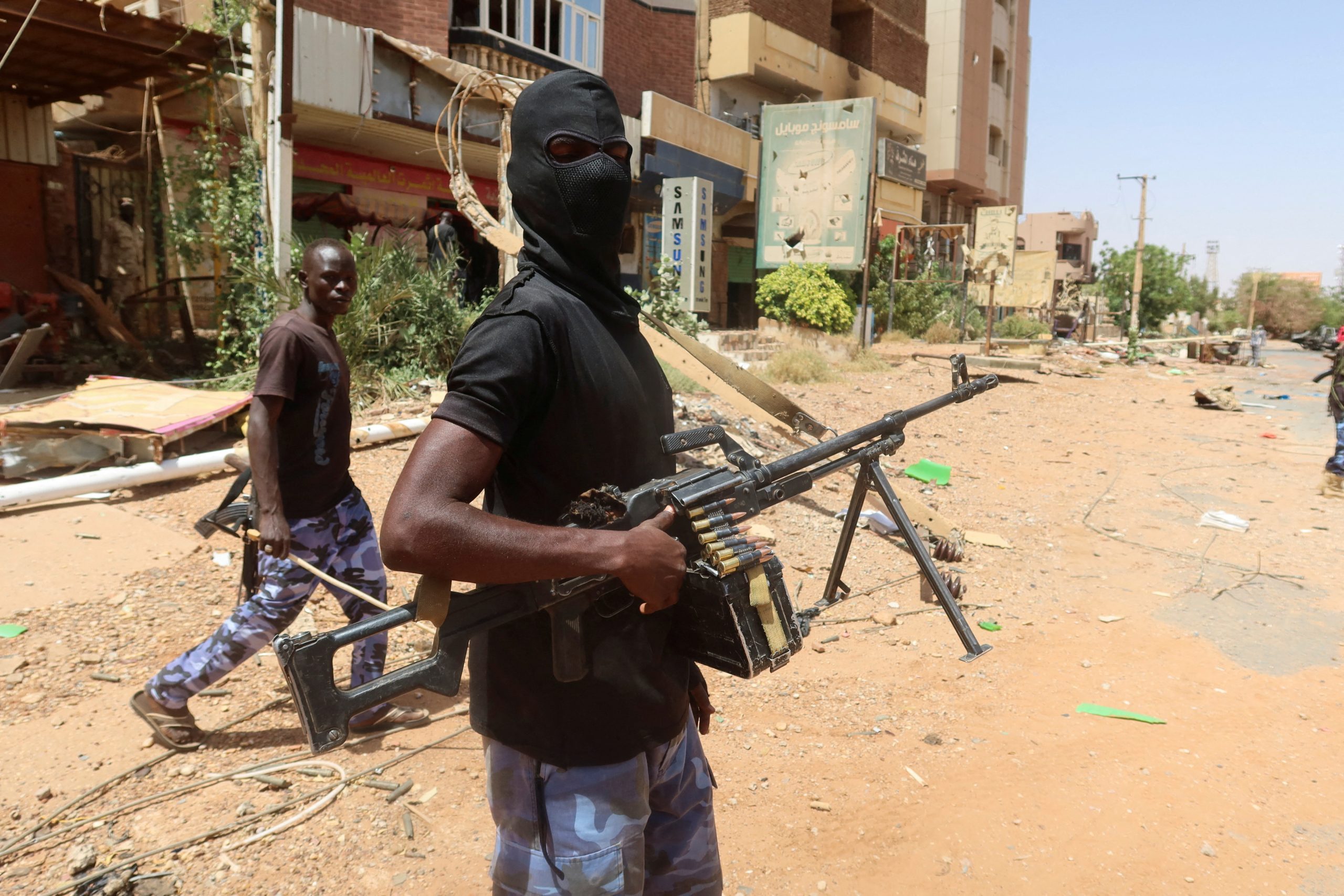 تقدم الجيش السوداني بأمدرمان يأتي بعد سلسلة من الانسحابات أمام الدعم السريع - رويترز