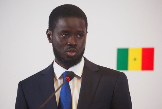 الرئيس ذو الزوجتين.. من هو حاكم السنغال الجديد؟ ومَن مِن زوجتيه ستصبح السيدة الأولى للبلاد؟