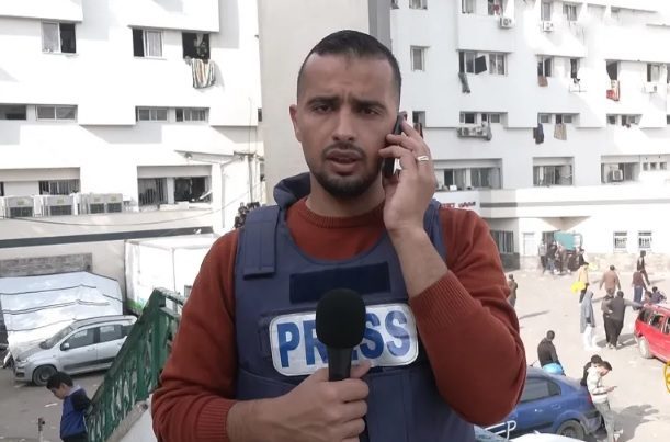 جيش الاحتلال يفرج عن صحفيَّين بعد اعتقالهما خلال اقتحام مجمع الشفاء من بينهم مراسل قناة الجزيرة إسماعيل الغول/مواقع التواصل