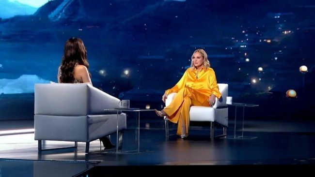 “معرفش إن كان عمرو دياب ودينا الشربيني اتجوزوا أو لأ”.. شيرين رضا تنسحب من برنامج “العرافة” بسبب سؤال! (فيديو)