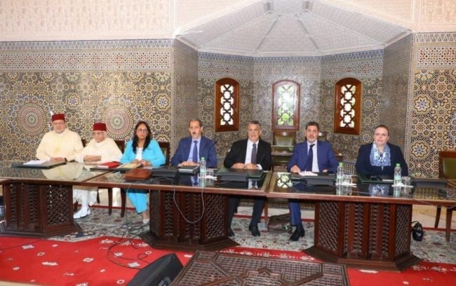 بين الاجتهاد في النص و”تحليل ما حرَّم الله”.. مقترحات تعديلات مدونة الأسرة تشعل المواجهة بين الإسلاميين والحداثيين بالمغرب 