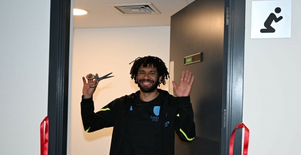 Social Media/ محمد النني يفتتح غرفة صلاة في نادي أرسنال الإنجليزي