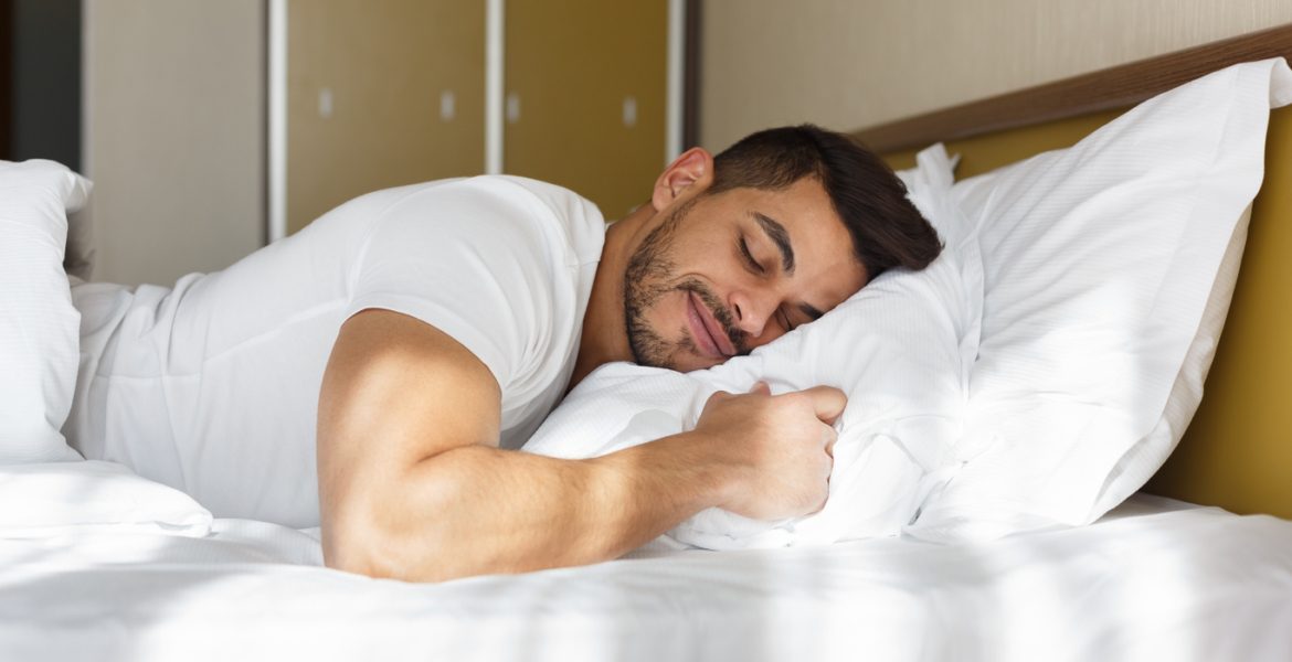 القيلولة لتفادي صداع الصيام/ istock